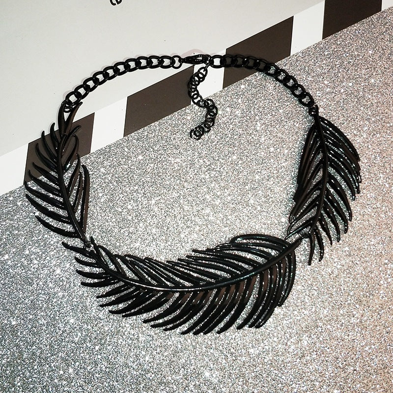 Wholesale Punk Style Exaggerated Metal Leaf Necklace Retro Clavicle Chain